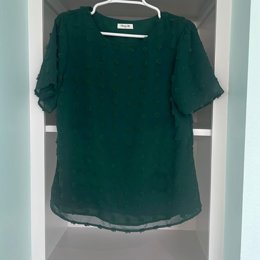 Blooming Jolly size M short sleeve popcorn texture fully lined blouse